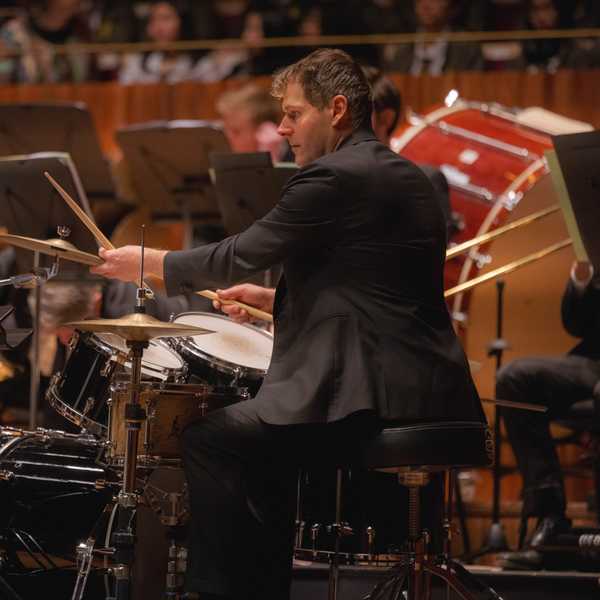 Review: Cocktail Hour with Timothy Constable